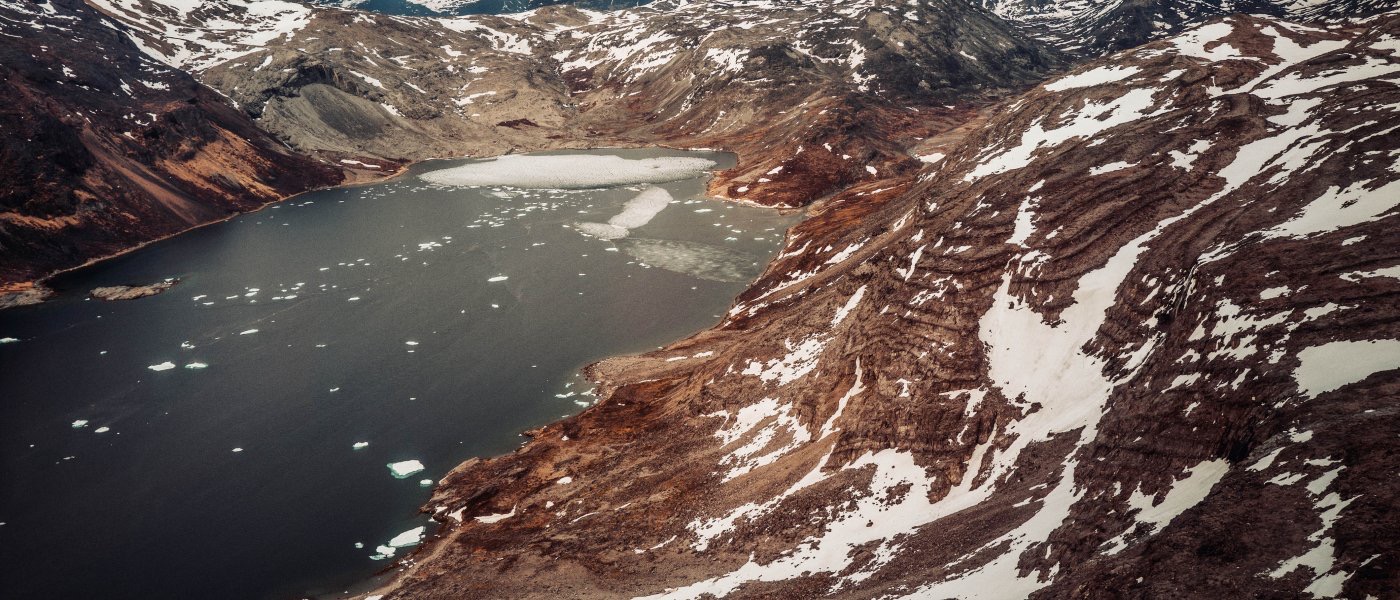 雪山环绕的格陵兰湖泊景观(发布者提供配图)